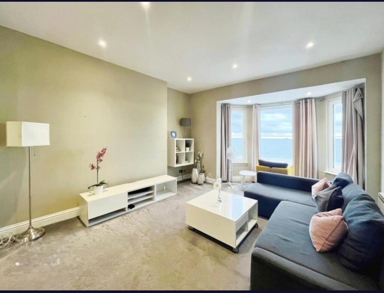 Stones Throw From The Beach - Stunning Sea View Portsmouth Exterior photo
